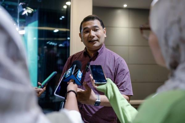 Rafizi: 12MP mid-term review includes 17 radical shifts